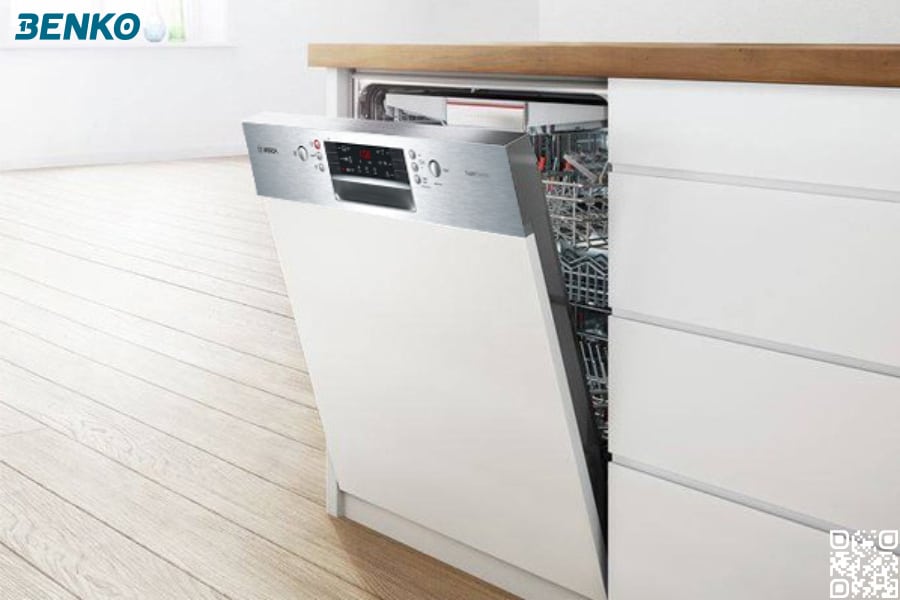 máy rửa bát bán âm tủ sẽ để lộ ra phần bảng điều khiển ra ngoài
