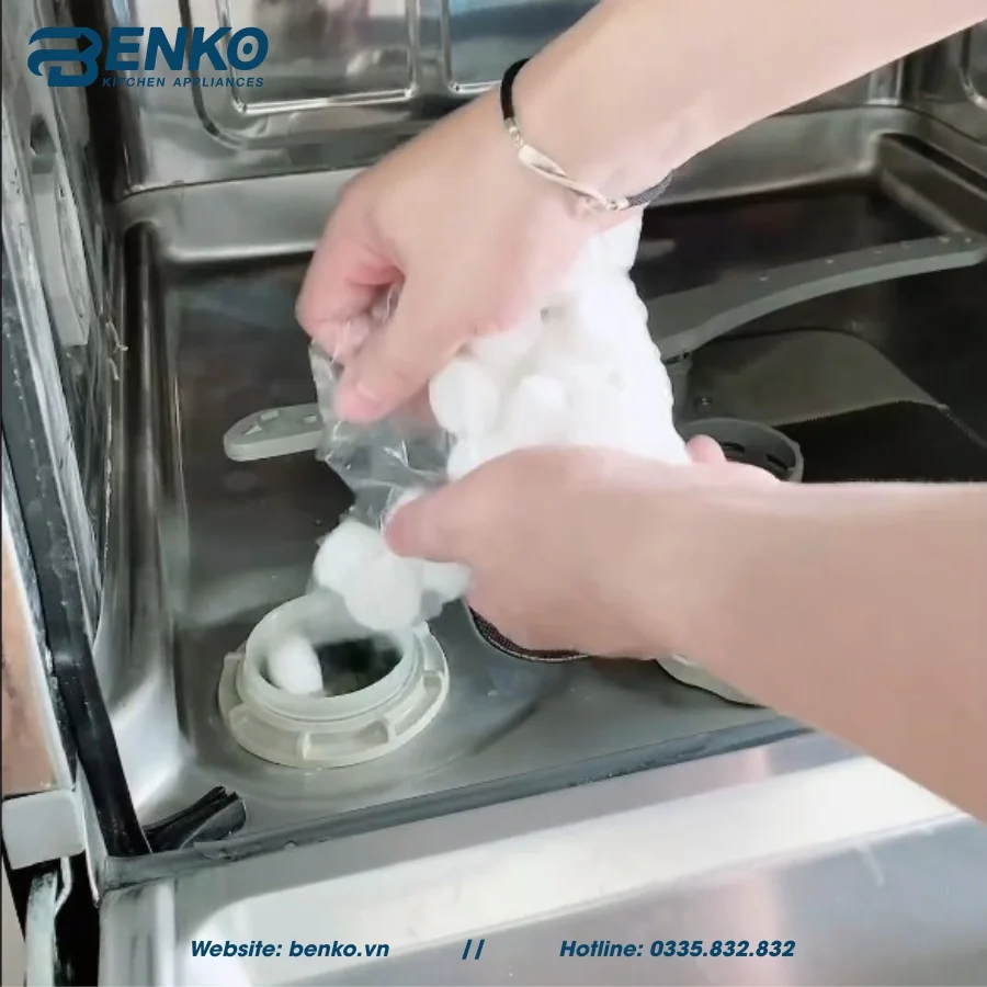 Hướng dẫn bổ sung muối Sofish cho máy rửa bát 1