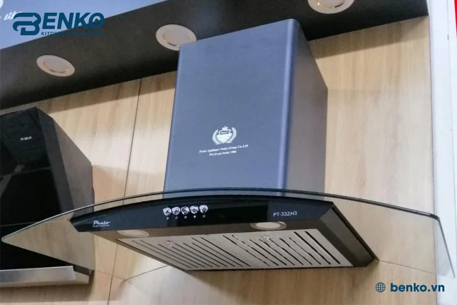 Chất liệu inox được sơn tĩnh điện màu đen trên máy hút mùi Prato PT-332H2