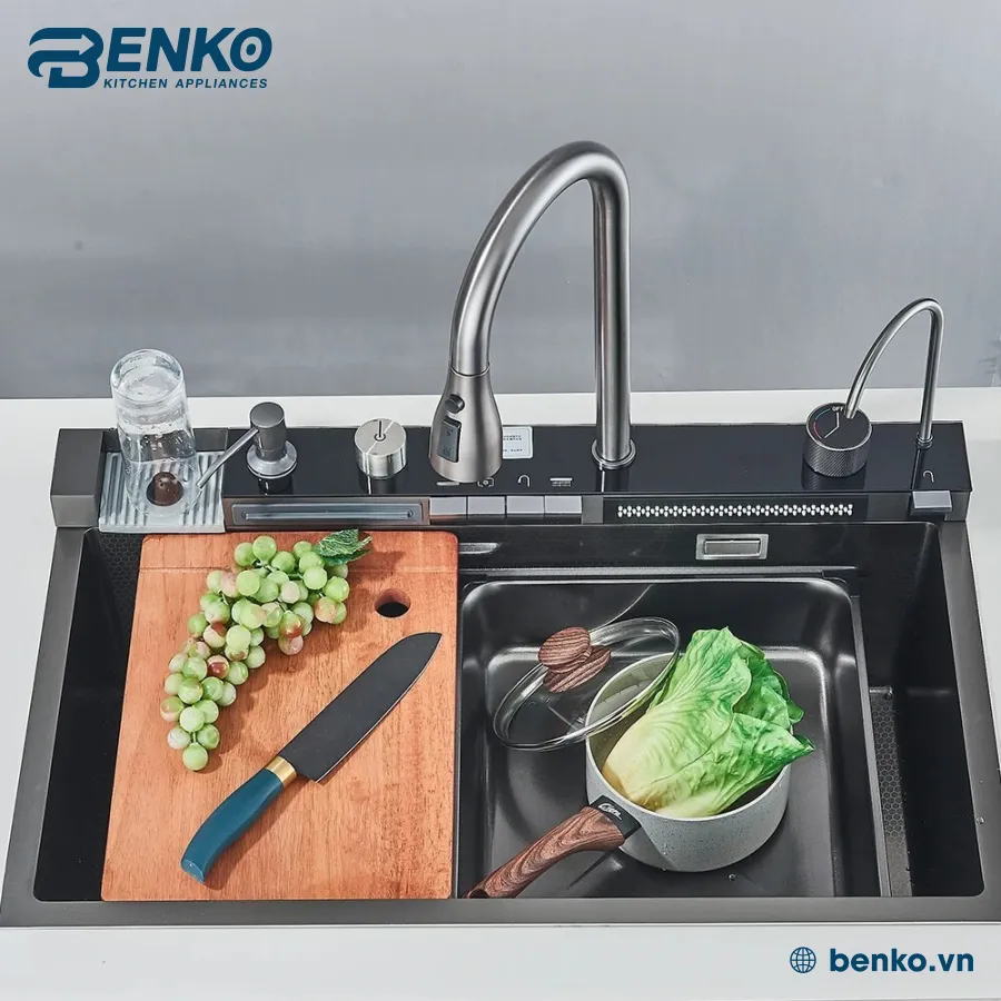 CHẬU RỬA VÒI THÁC 5 PHÍM 75x46 SKYLER 66328 ĐEN TẠI BENKO 1