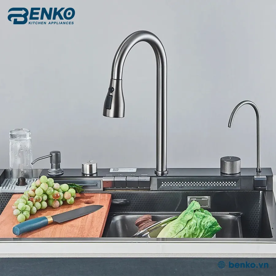 CHẬU RỬA VÒI THÁC 5 PHÍM 75x46 SKYLER 66328 ĐEN TẠI BENKO 2