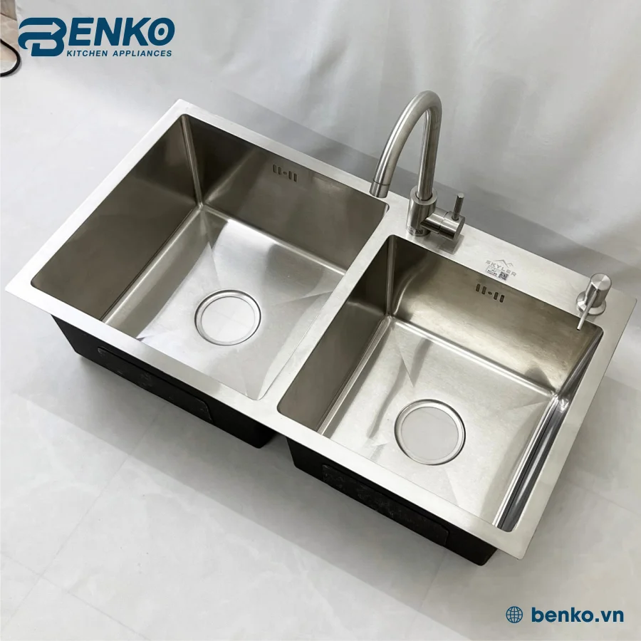 vòi chậu rửa bát 82x45 Skyler 83375 Inox luôn sáng bóng, bền màu